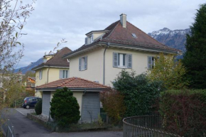 Отель ARNOLDS Bed & Breakfast, Интерлакен